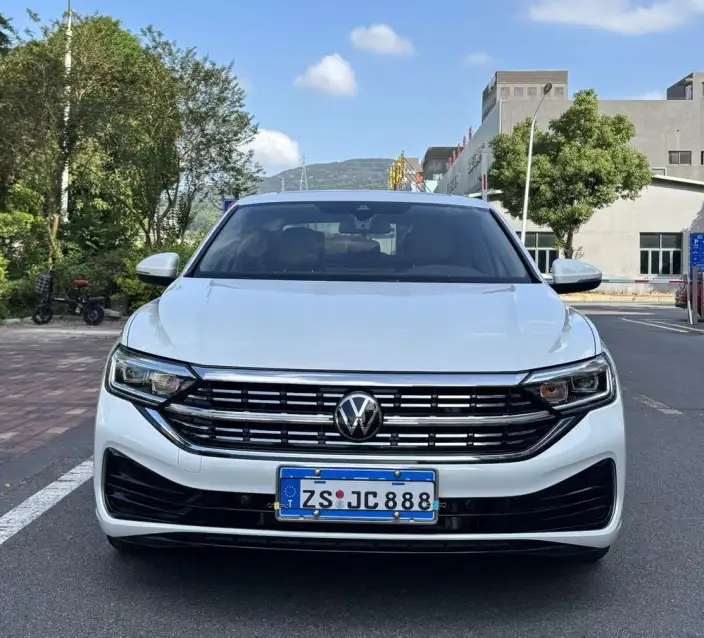 Volkswagen Sagitar 2023 Model 300TSI DSG Beyond Edition – фото 2