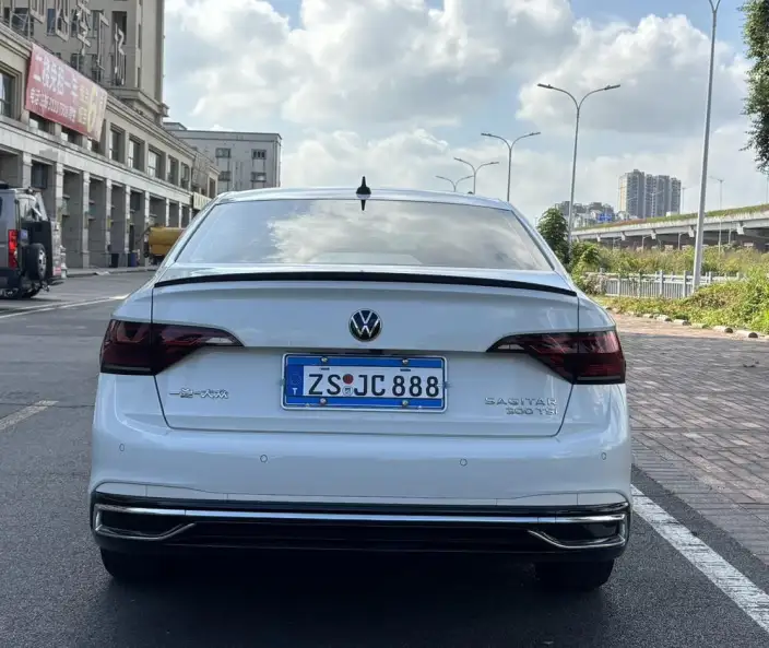 Volkswagen Sagitar 2023 Model 300TSI DSG Beyond Edition – фото 5