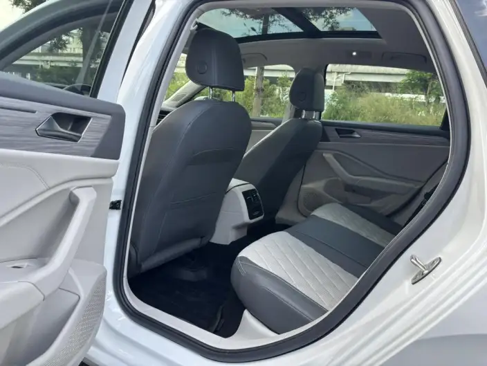 Volkswagen Sagitar 2023 Model 300TSI DSG Beyond Edition – фото 9
