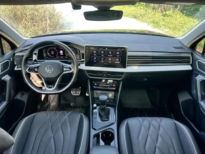 Volkswagen Tiguan L 2023 Model 330TSI 2WD R-Line Enjoy the version more – фото 9