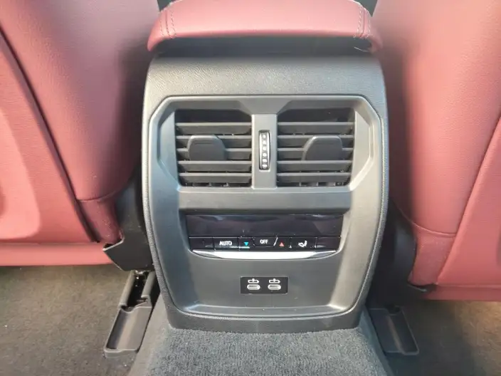 BMW i3 2026 Model Facelift eDrive35L – фото 8