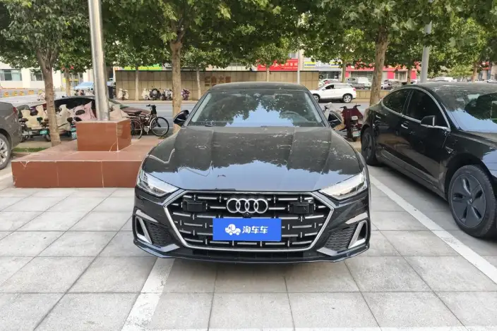 Audi A7 L 2024 Model 45 TFSI Luxury Model – фото 2