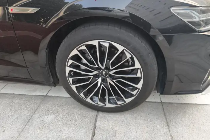Audi A7 L 2024 Model 45 TFSI Luxury Model – фото 6