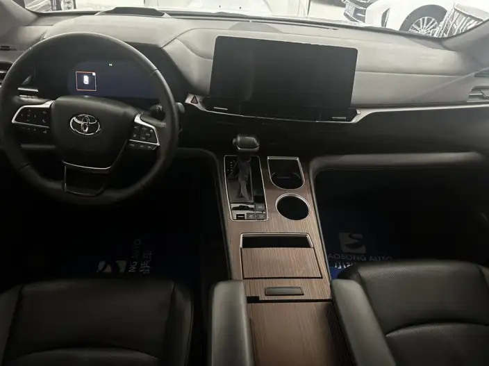 Granvia 2024 Model Intelligent Hybrid 2.5L 4WD Noble PLUS Edition – фото 9