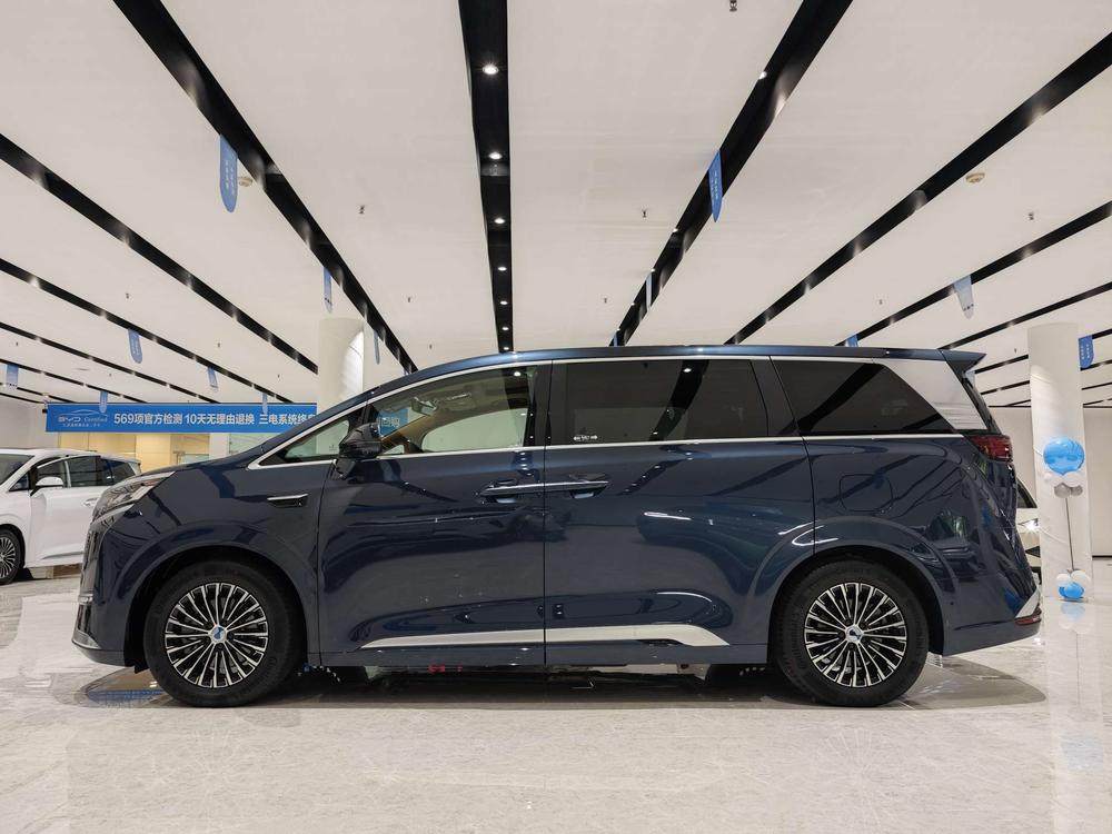DENZA D9 DM 2025 Model S mart Driving Edition 1020 4WD Flagship