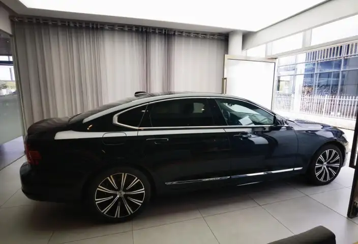 Volvo S90 2025 Model B5 Smart Range Deluxe Edition – фото 6