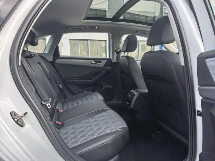 Volkswagen Sagitar 2025 Model 300TSI DSG Flying Version – фото 9
