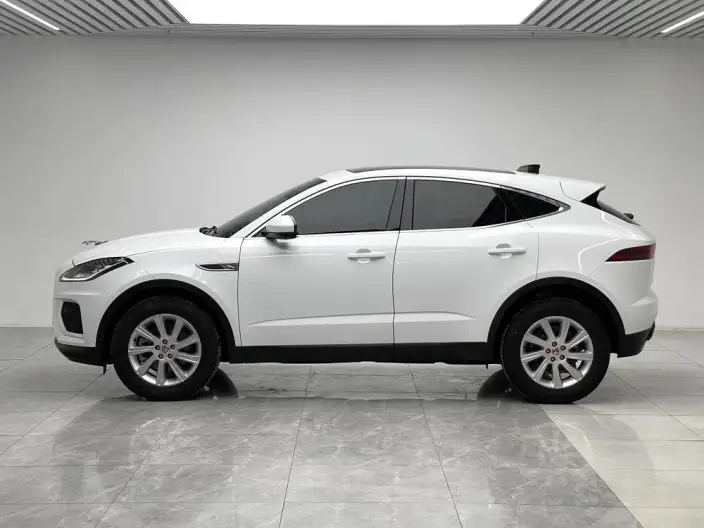 Jaguar E-PACE 2024 Model Youth Sports Edition R-DYNAMIC