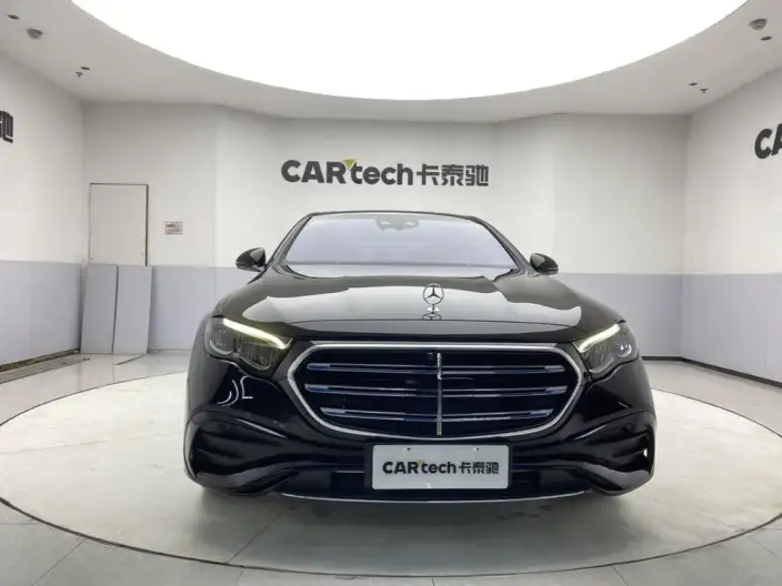 Mercedes-Benz E-Class PHEV 2024 Model E 350 e L Sports sedan – фото 2