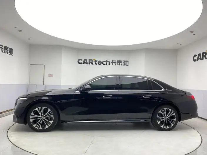 Mercedes-Benz E-Class PHEV 2024 Model E 350 e L Sports sedan – фото 4