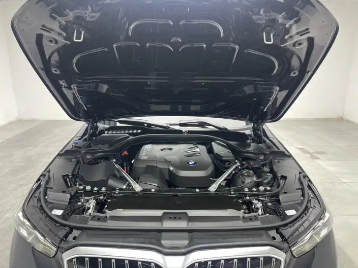 BMW 5 Series Imported 2024 Model 525i M Sports Set – фото 10