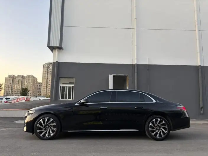 Mercedes-Benz E-Class 2025 Model E 300 L Luxury Model sedan – фото 4