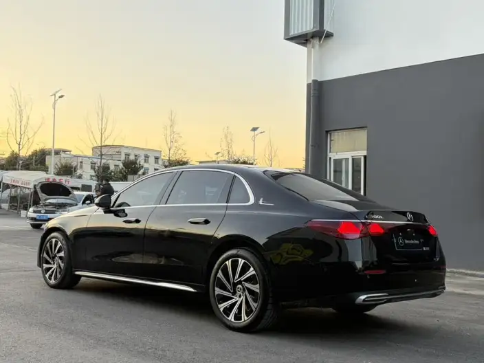 Mercedes-Benz E-Class 2025 Model E 300 L Luxury Model sedan – фото 5
