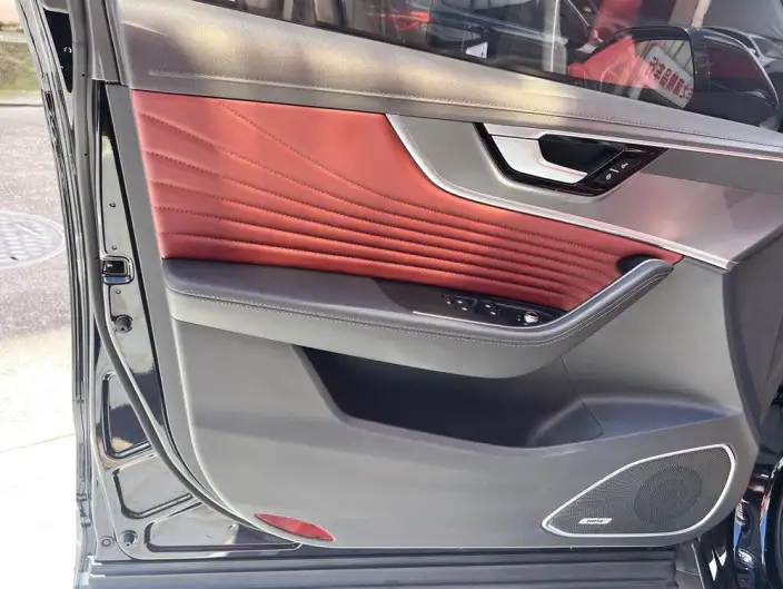Hongqi HS5 2023 Model 2.0T Flag Ling Pro Edition – фото 5