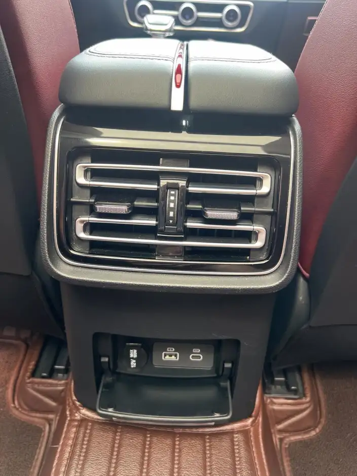 Hongqi HS5 2023 Model 2.0T Flag Ling Pro Edition – фото 8