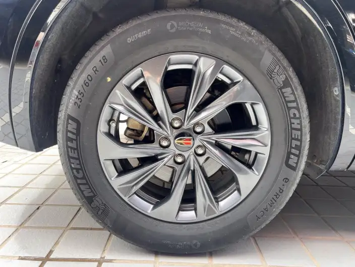 Hongqi HS5 2023 Model 2.0T Flag Ling Pro Edition – фото 9