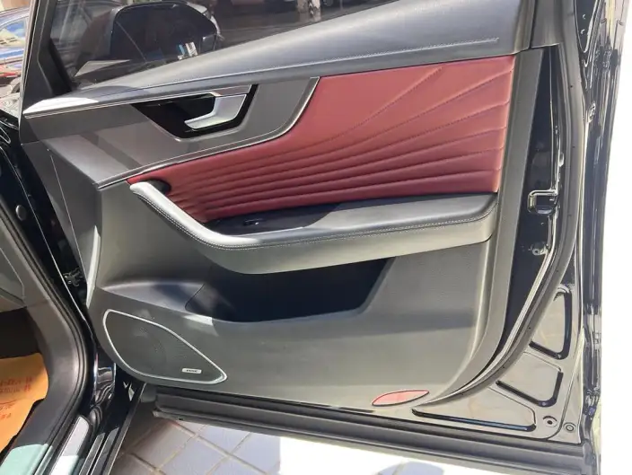 Hongqi HS5 2023 Model 2.0T Flag Ling Pro Edition – фото 10