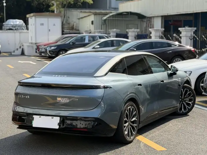 ZEEKR 007 2024 Model Rear Drive Edition 75kWh – фото 3