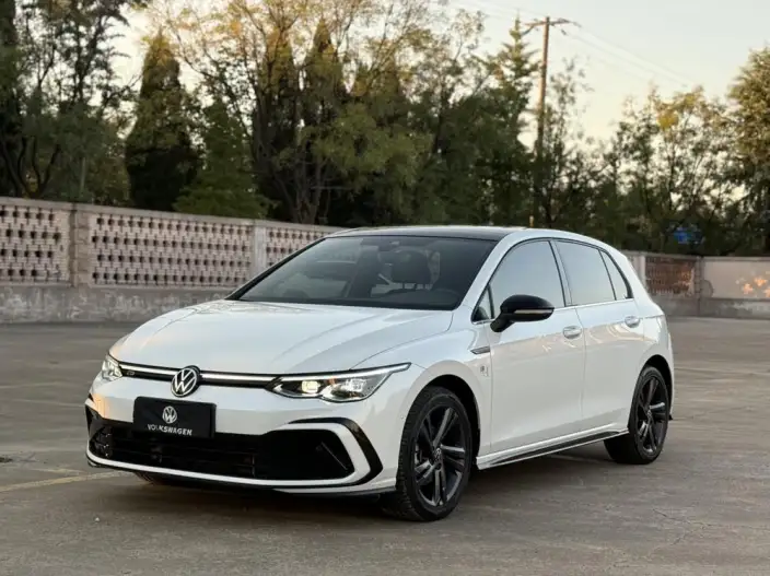 Volkswagen Golf 2021 Model 280TSI DSG R-Line – фото 1