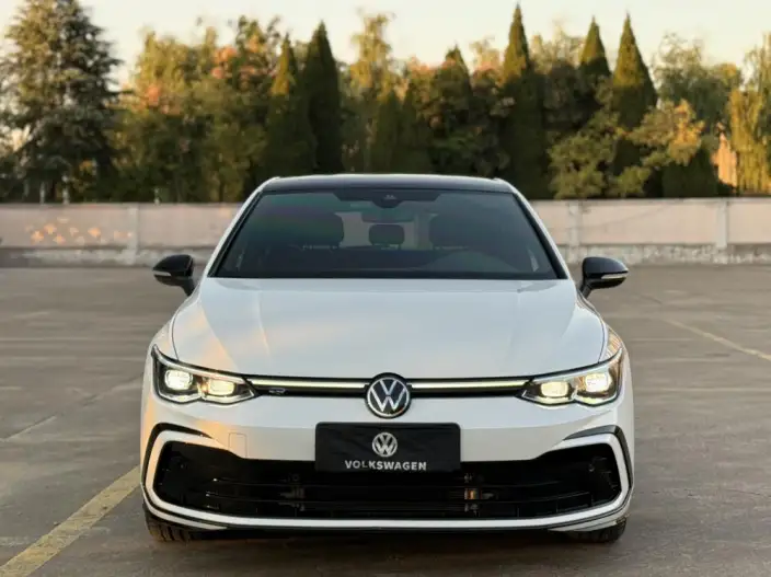 Volkswagen Golf 2021 Model 280TSI DSG R-Line – фото 2