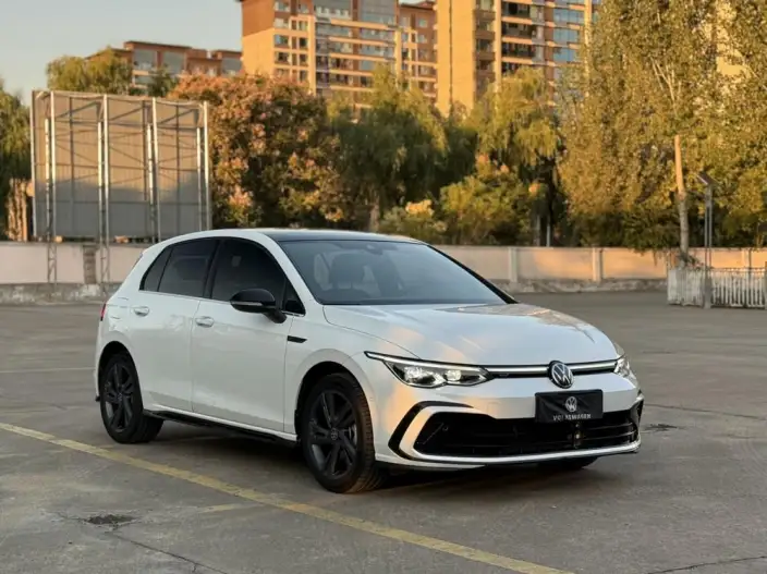 Volkswagen Golf 2021 Model 280TSI DSG R-Line – фото 3