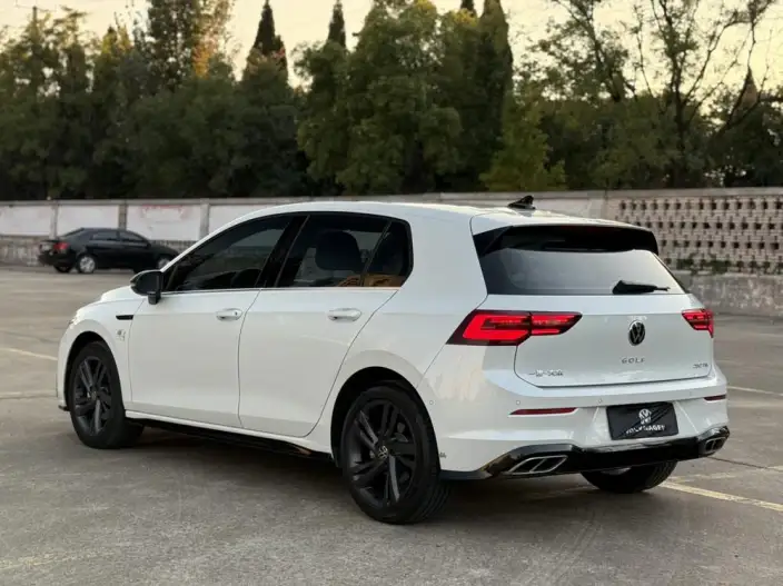 Volkswagen Golf 2021 Model 280TSI DSG R-Line – фото 4