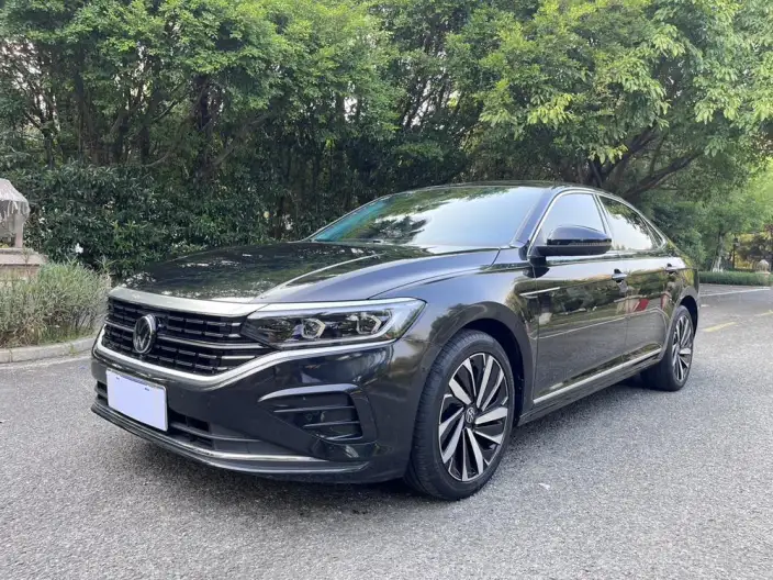 Volkswagen Passat 2023 Model Facelift 330TSI Deluxe Edition – фото 1