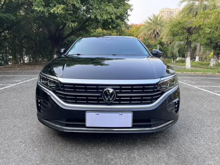 Volkswagen Passat 2023 Model Facelift 330TSI Deluxe Edition – фото 2