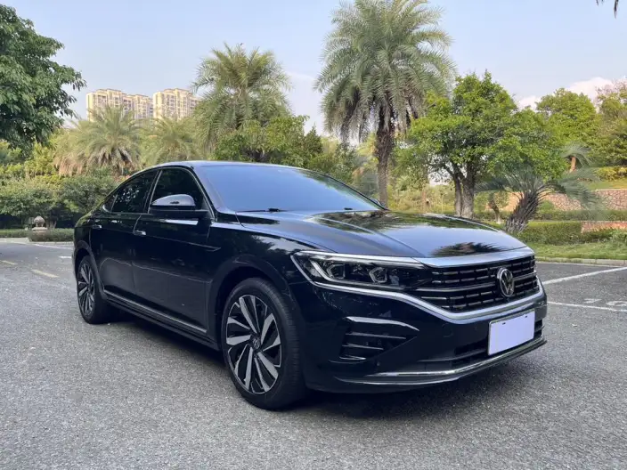 Volkswagen Passat 2023 Model Facelift 330TSI Deluxe Edition – фото 3