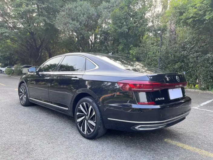 Volkswagen Passat 2023 Model Facelift 330TSI Deluxe Edition – фото 4