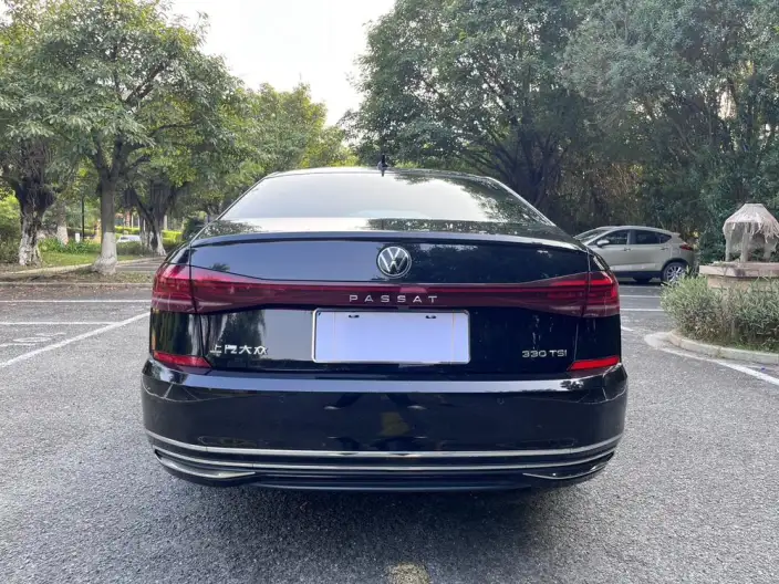 Volkswagen Passat 2023 Model Facelift 330TSI Deluxe Edition – фото 5