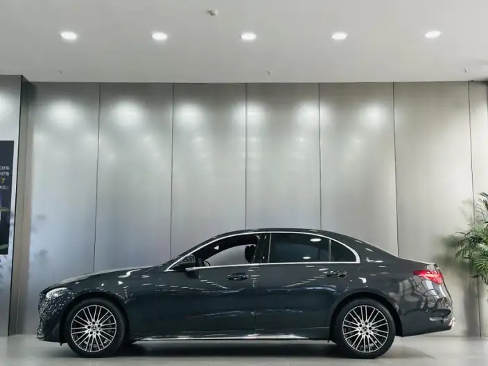 Mercedes-Benz C-Class 2025 Model C 260 L Sports Edition – фото 4