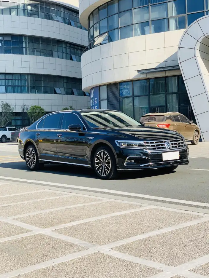 Volkswagen Phaeton 2021 Model 380TSI Deluxe Edition – фото 3