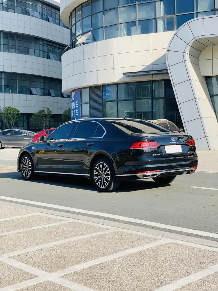 Volkswagen Phaeton 2021 Model 380TSI Deluxe Edition – фото 4