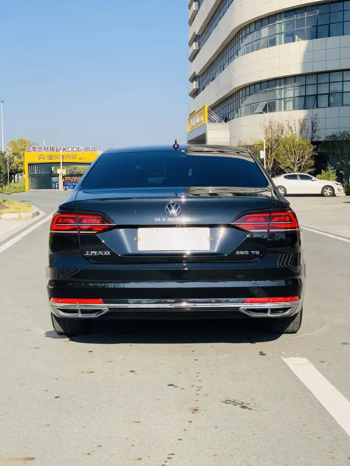 Volkswagen Phaeton 2021 Model 380TSI Deluxe Edition – фото 5