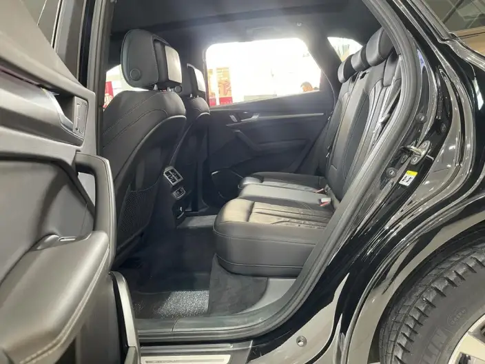 Audi Q5L 2023 Model 40T Luxury Dynamic Model – фото 9