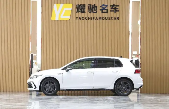 Volkswagen Golf 2023 Model Facelift 280TSI DSG R-Line Lite – фото 3