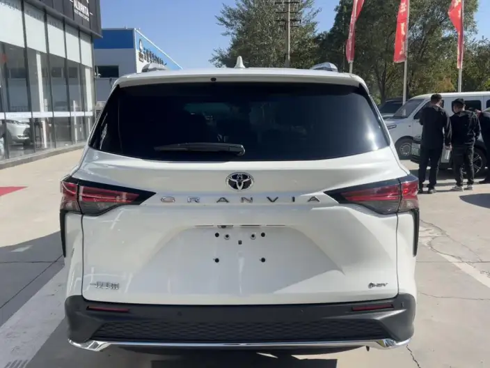 Granvia 2024 Model Intelligent Hybrid 2.5L 2WD Comfort Edition – фото 5