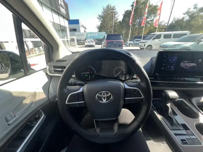 Granvia 2024 Model Intelligent Hybrid 2.5L 2WD Comfort Edition – фото 9