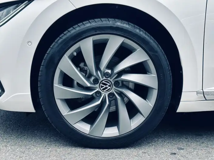 Volkswagen CC 2024 Model 380TSI Eye-catching version – фото 5