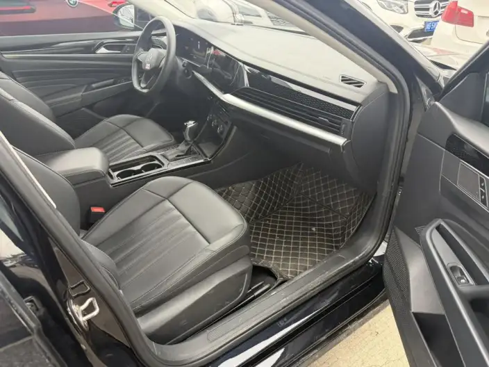 Volkswagen Passat 2022 Model 280TSI Business Edition – фото 8