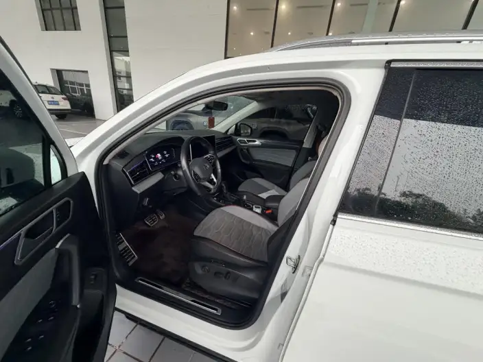 Volkswagen Tiguan L 2023 Model 330TSI 2WD R-Line Ultimate Edition – фото 5