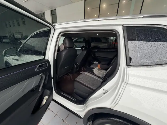 Volkswagen Tiguan L 2023 Model 330TSI 2WD R-Line Ultimate Edition – фото 6
