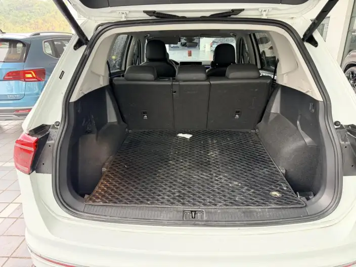 Volkswagen Tiguan L 2023 Model 330TSI 2WD R-Line Ultimate Edition – фото 8