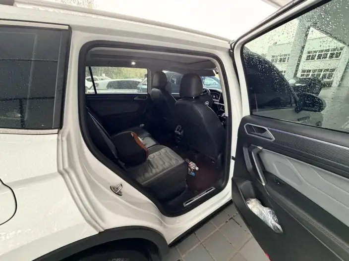 Volkswagen Tiguan L 2023 Model 330TSI 2WD R-Line Ultimate Edition – фото 9