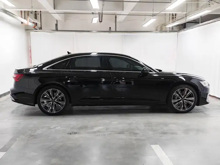 Audi A6L 2023 Model 55 TFSI quattro Exclusive Dynamic Model – фото 8