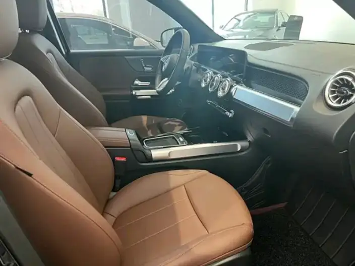 Mercedes-Benz GLB 2024 Model Facelift GLB 220 Fashion Model – фото 6
