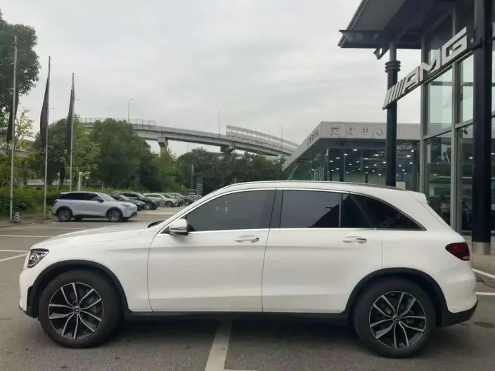 Mercedes-Benz GLC 2022 Model GLC 260 L 4MATIC Luxury Model – фото 4