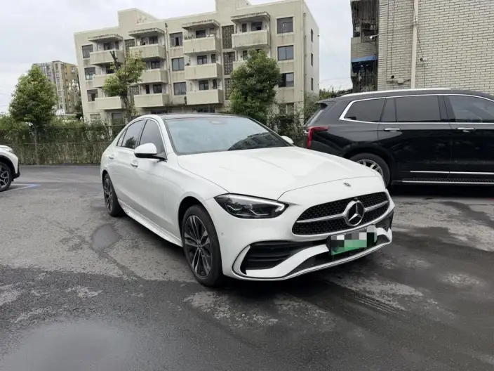 Mercedes-Benz C-Class PHEV 2025 Model C 350 eL – фото 3