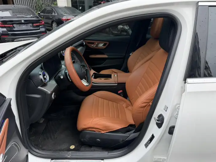 Mercedes-Benz C-Class PHEV 2025 Model C 350 eL – фото 8